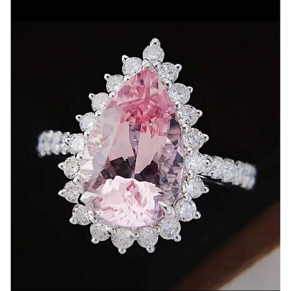 Romantic Pink crystal Cubic Zircon engagement ring - Picture 2 of 13